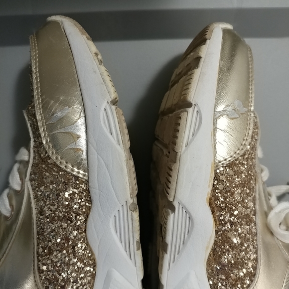🎉HOST PICK🎉Children's Place Gold Glitter Sneakers Girls 5 - Picture 11 of 16